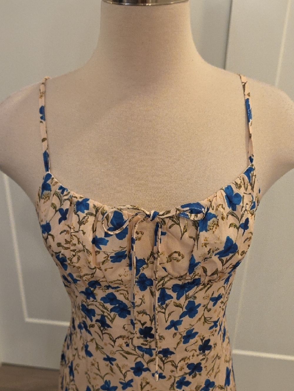 Commense Blue Floral Midi Dress on Cream Base sizes M & L available new with tag - Picture 5 of 12